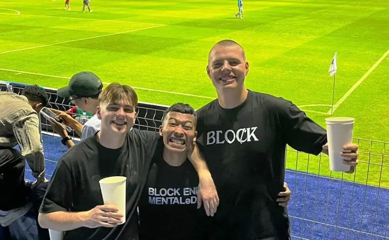 Suporter Britania Raya Rayakan Kemenangan PERSIB