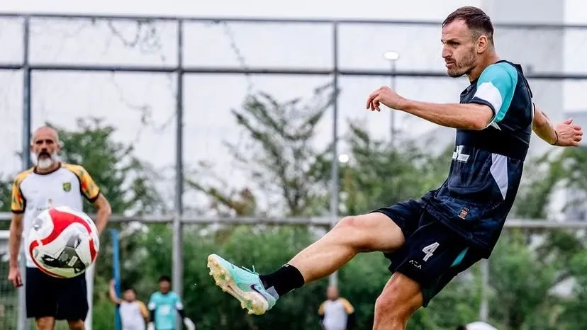 Persebaya Latihan Intensif, Target 3 Poin Kontra Persija di GBT